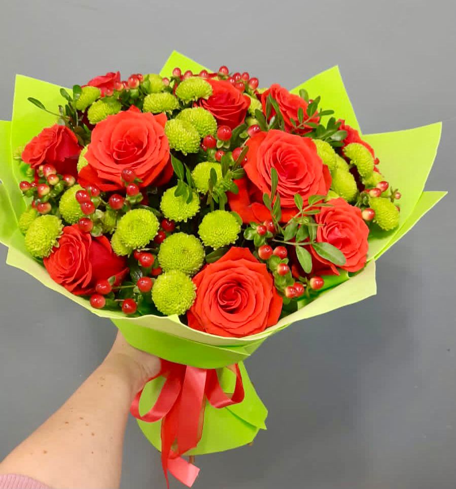 Букет цветов из: Хризантемы и Розы в Марково