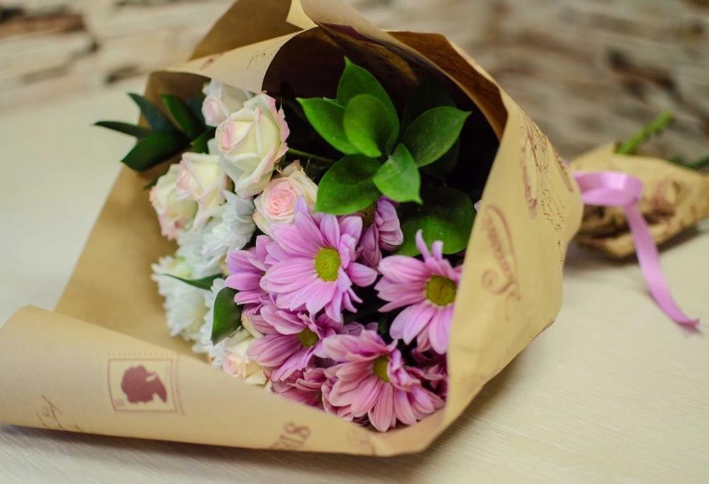 Букет цветов из: Розы и Хризантемы в Марково