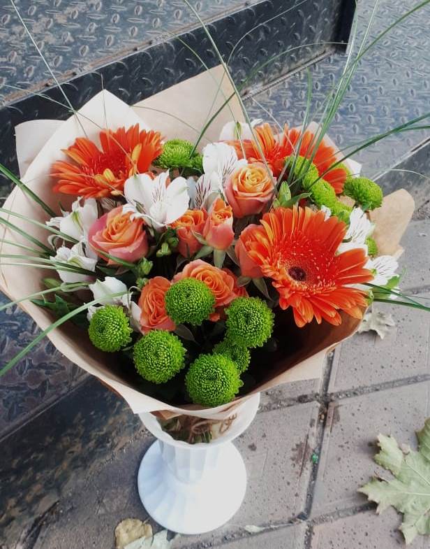 Букет цветов из: Герберы, Хризантемы, Альстромерии и Розы в Марково