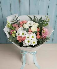 Букет цветов из:  Розы, Лизиантусы и Хризантемы в Марково
