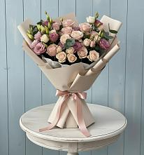 Букет цветов из:  Розы и Лизиантусы в Марково