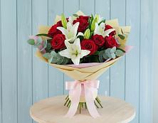 Букет цветов из:  Лилии и Розы в Марково