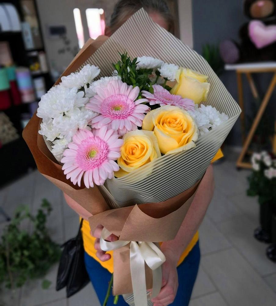 Букет цветов из: Герберы, Розы и Хризантемы в Марково