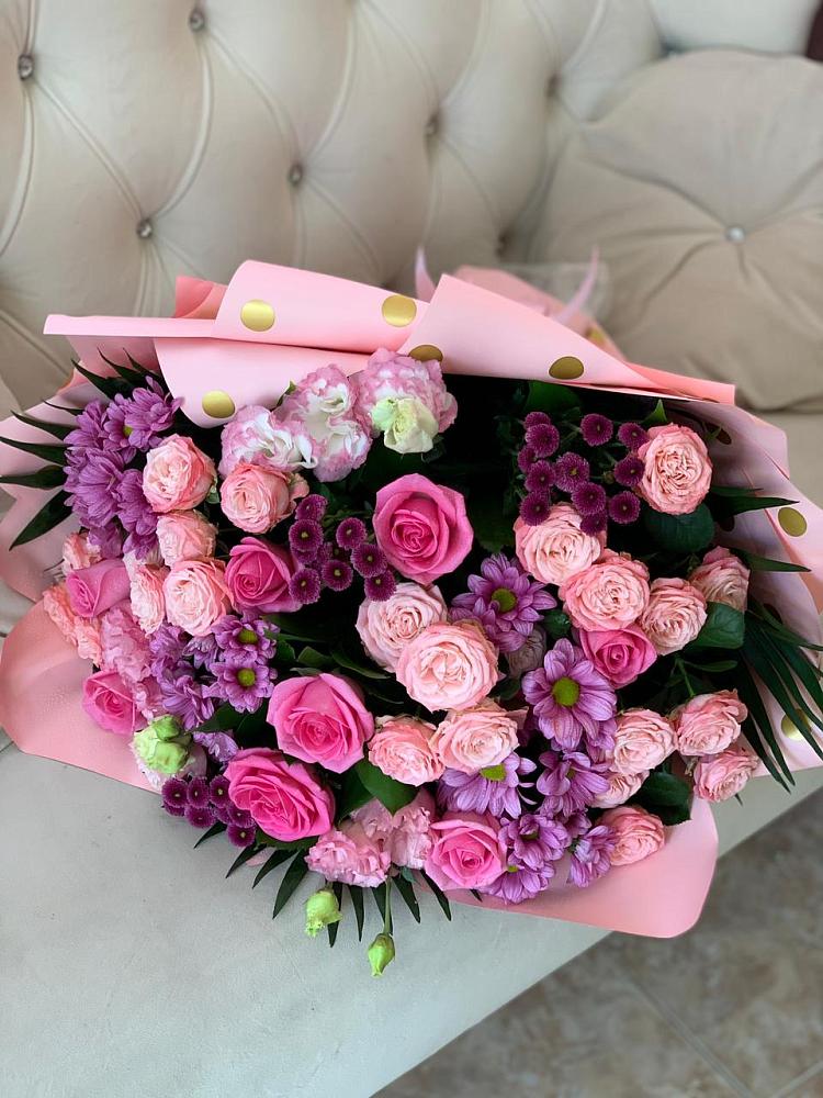 Букет цветов из: Хризантемы, Розы и Лизиантусы в Марково