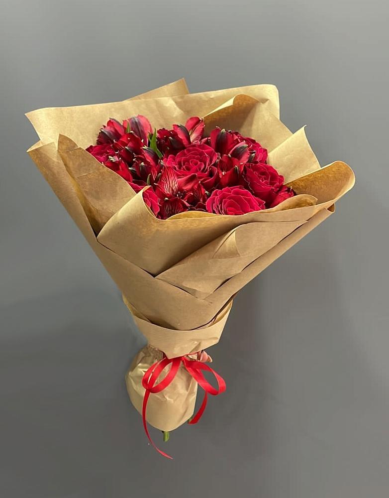 Букет цветов из: Альстромерии и Розы в Марково