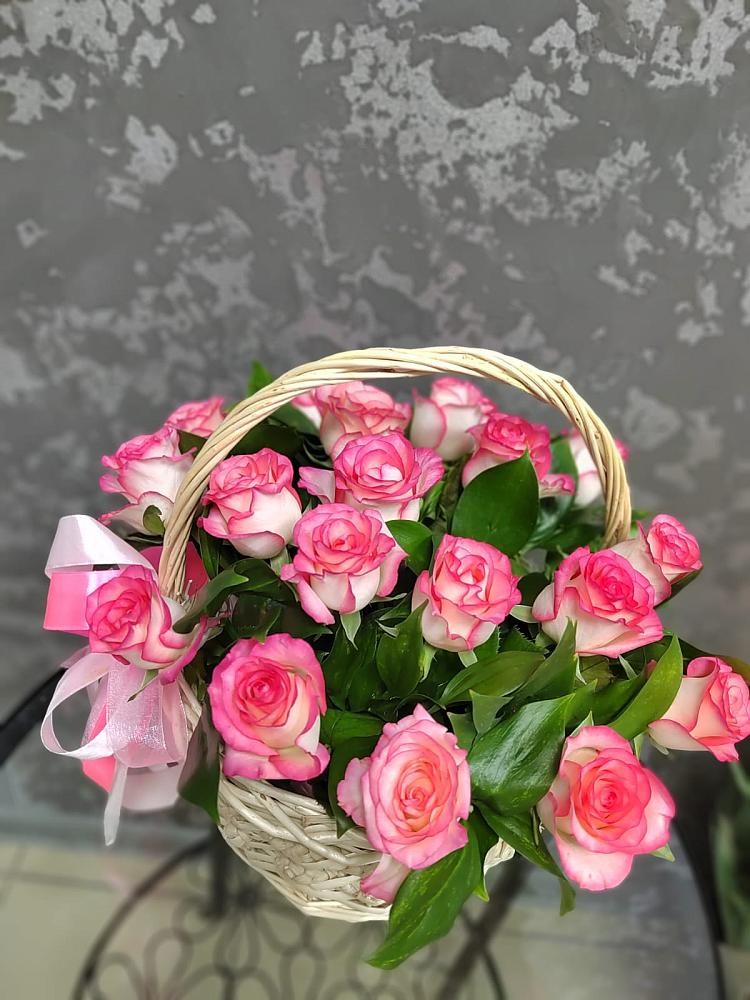 Цветочная композиция из Розы в корзине в Марково