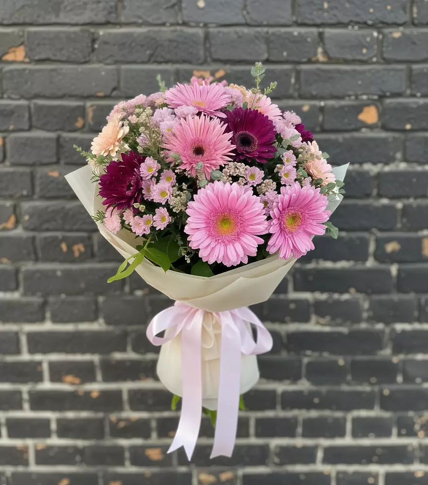 Букет цветов из: Герберы и Хризантемы в Марково