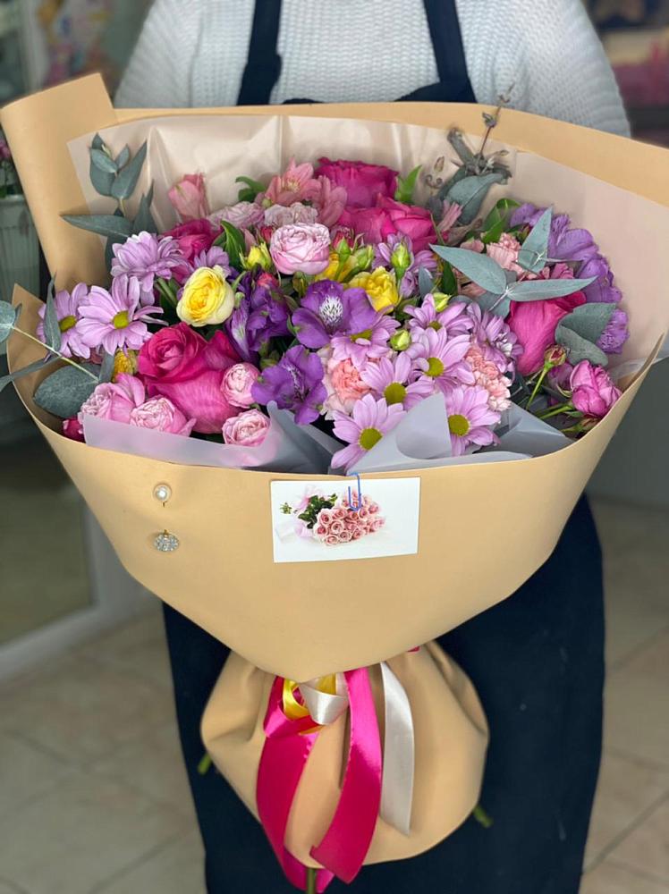 Букет цветов из: Хризантемы, Гвоздики и Альстромерии в Марково