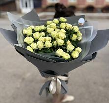 Букет Белые кустовые розы Солинеро в Марково