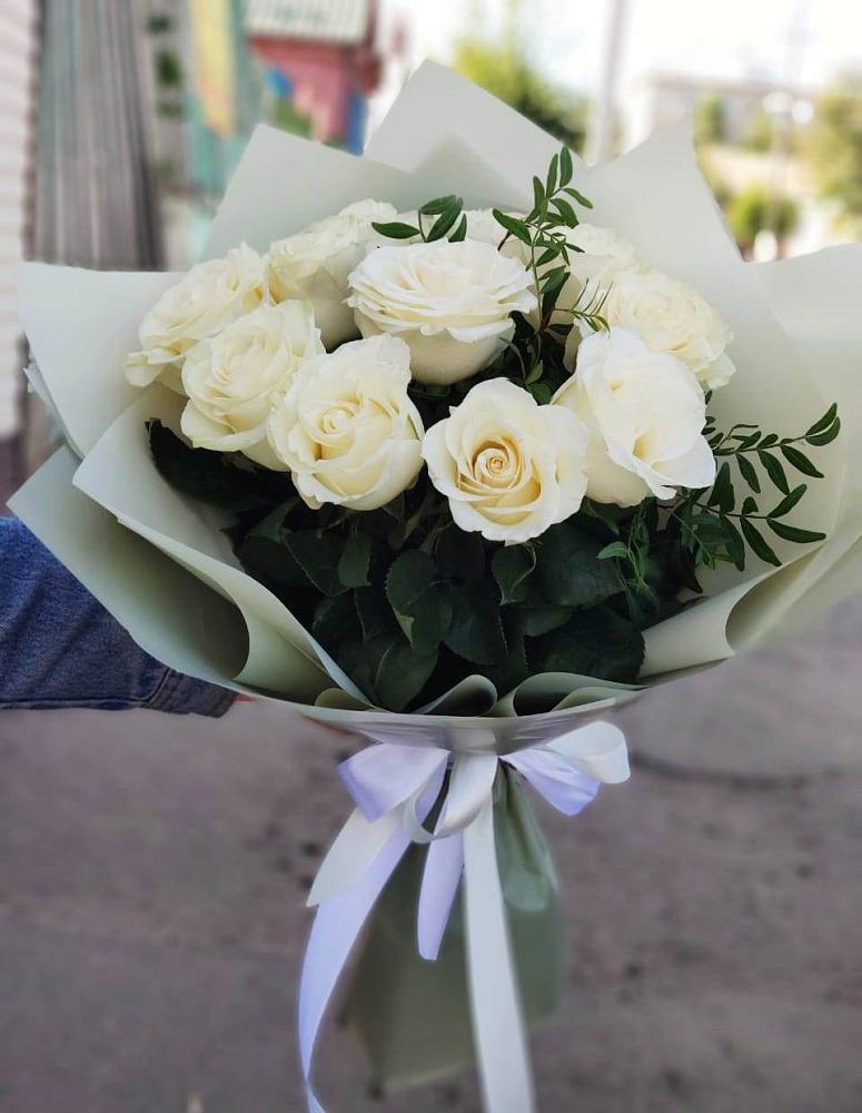 Букет Белые розы Проуд в Марково