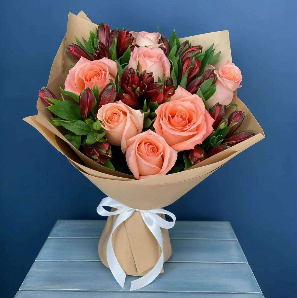 Букет цветов из: Розы и Альстромерии в Марково