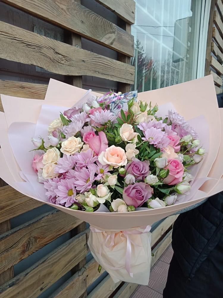 Букет цветов из: Розы и Хризантемы в Марково