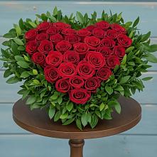 Цветочная композиция из Розы в виде сердца в Марково