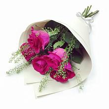 Букет цветов из:  Розы в Марково
