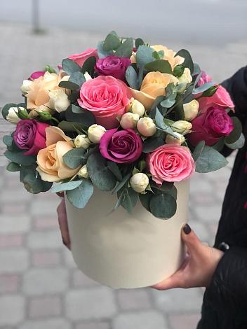 Цветочная композиция из Розы в шляпной коробке в Марково