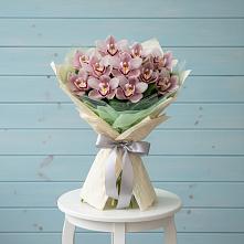 Букет цветов из:  Орхидеи и Розы в Марково