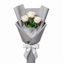 Букет 3 белые розы в Марково