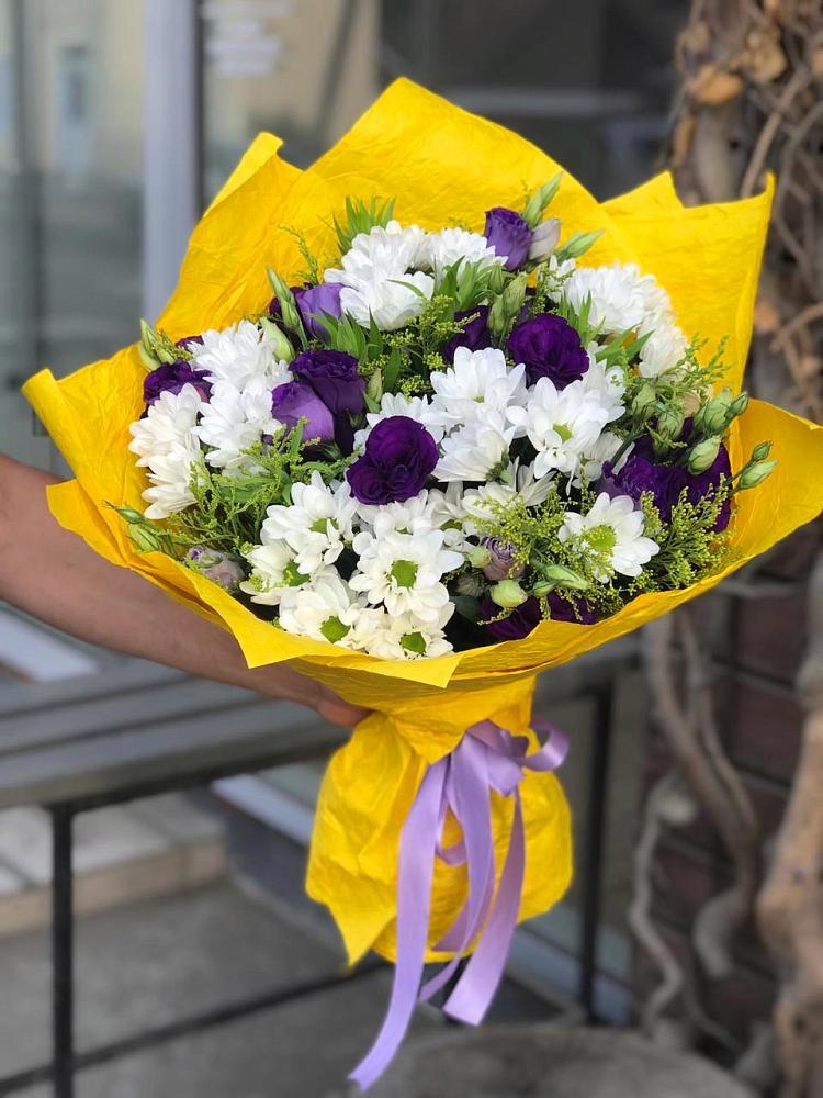 Букет цветов из: Ирисы, Хризантемы и Ромашки в Марково