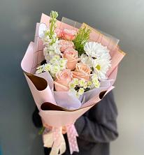 Букет цветов из:  Хризантемы и Розы в Марково