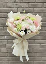 Букет цветов из:  Гвоздики, Розы, Лизиантусы и Хризантемы в Марково