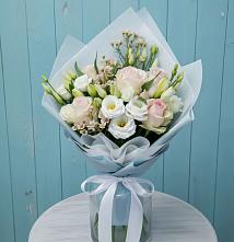 Букет цветов из:  Розы и Лизиантусы в Марково