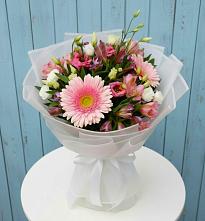 Букет цветов из:  Герберы, Альстромерии и Лизиантусы в Марково