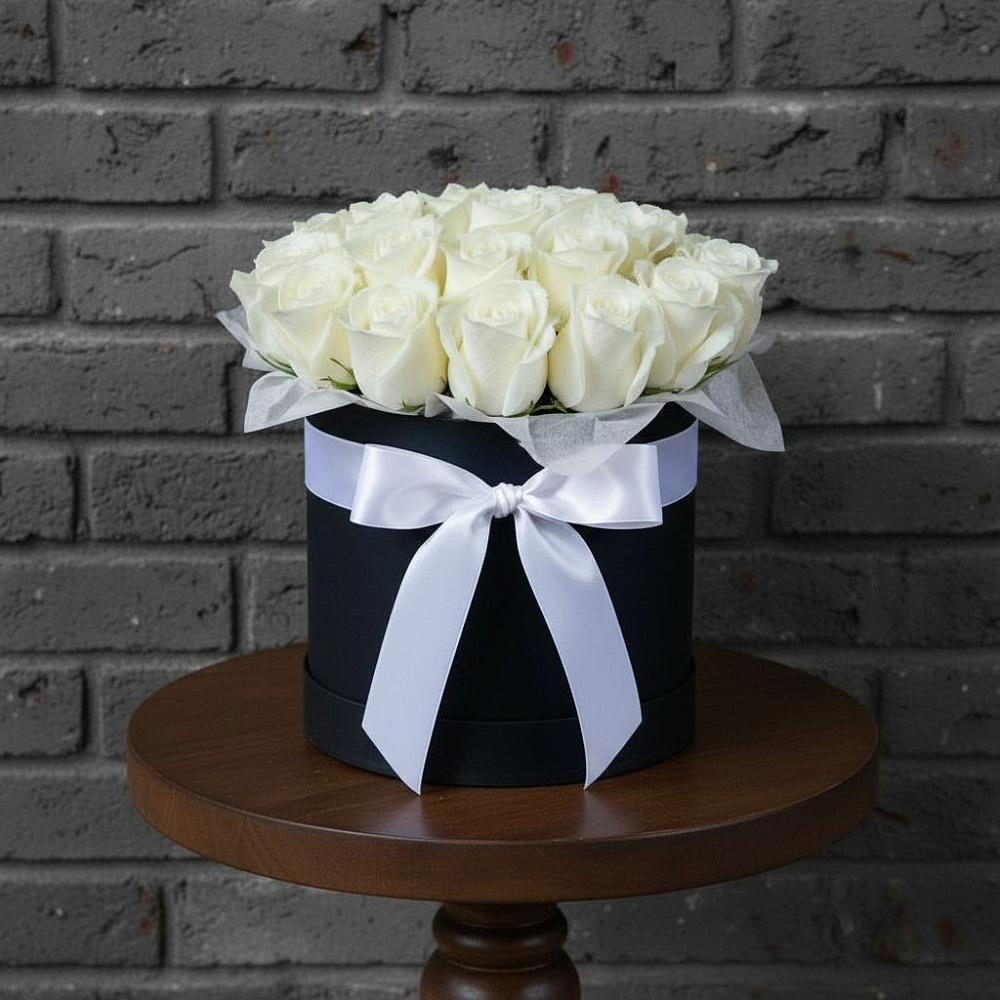 Цветочная композиция из Розы в шляпной коробке в Марково