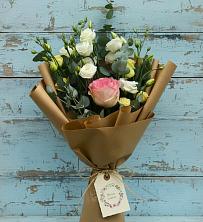 Букет цветов из:  Розы и Лизиантусы в Марково