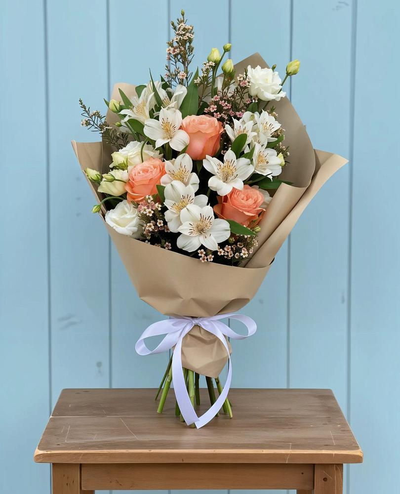 Букет цветов из: Альстромерии, Лизиантусы, Розы и Хризантемы в Марково