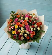Букет Микс из разноцветных кустовых роз в Марково